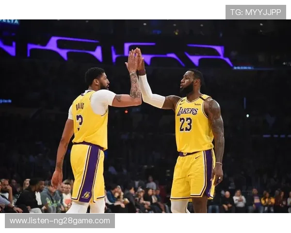 浓眉带领湖人击败雄鹿，詹姆斯三双助力球队豪取五连胜